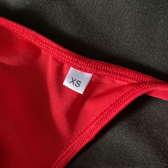 One-Piece Thong Bikini - Baywatch - Picture 6 of 6